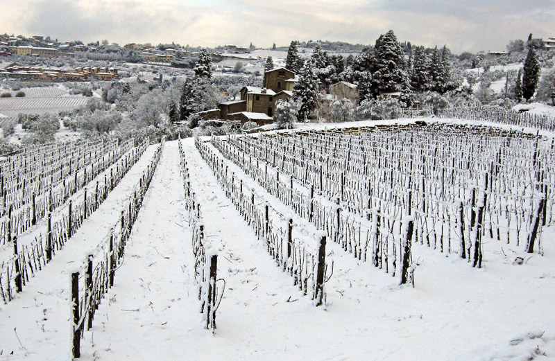 La magica atmosfera del Chianti innevato